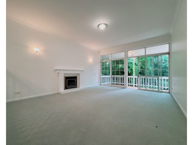 11 Carnoustie Court, Indooroopilly QLD 4068