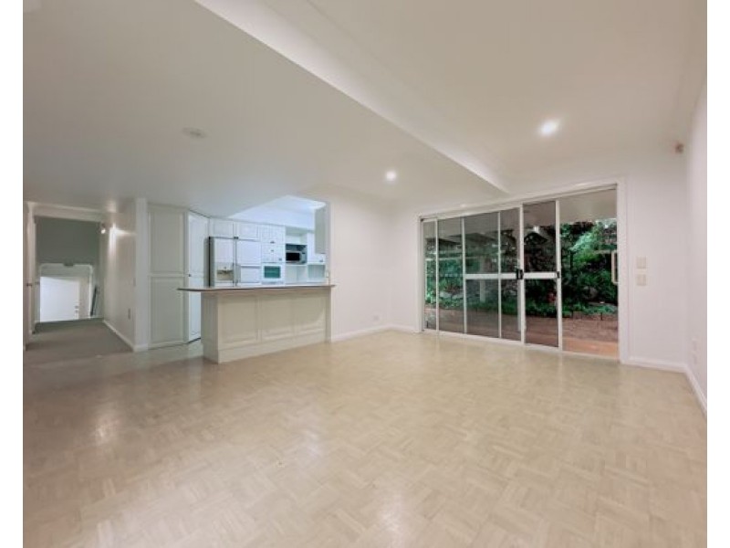 11 Carnoustie Court, Indooroopilly QLD 4068