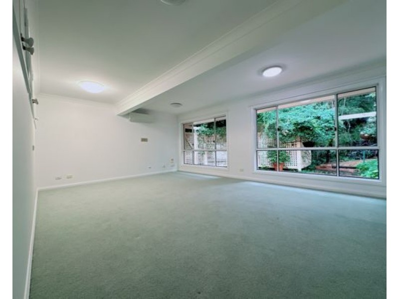11 Carnoustie Court, Indooroopilly QLD 4068