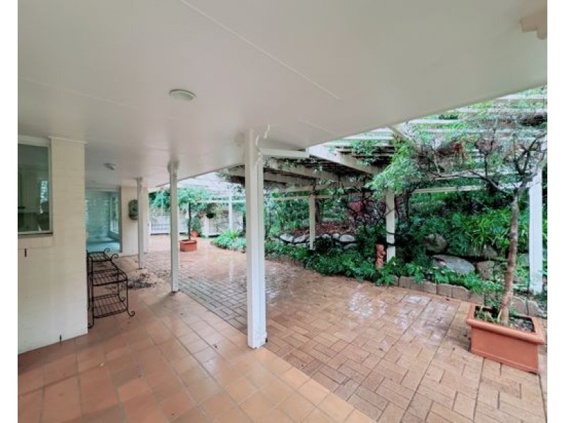 11 Carnoustie Court, Indooroopilly QLD 4068