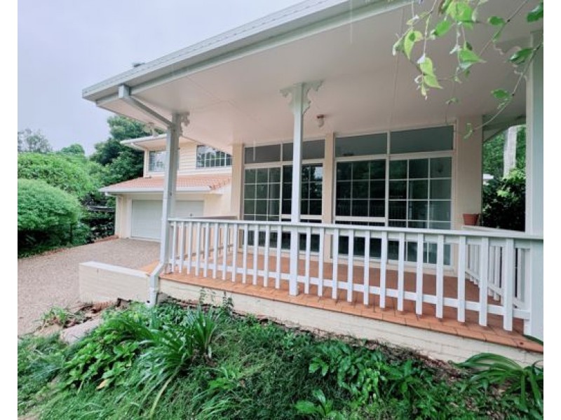 11 Carnoustie Court, Indooroopilly QLD 4068