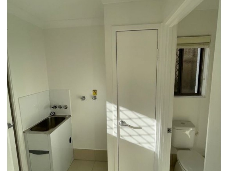 8 20 Kianawah Road South, Manly West QLD 4179