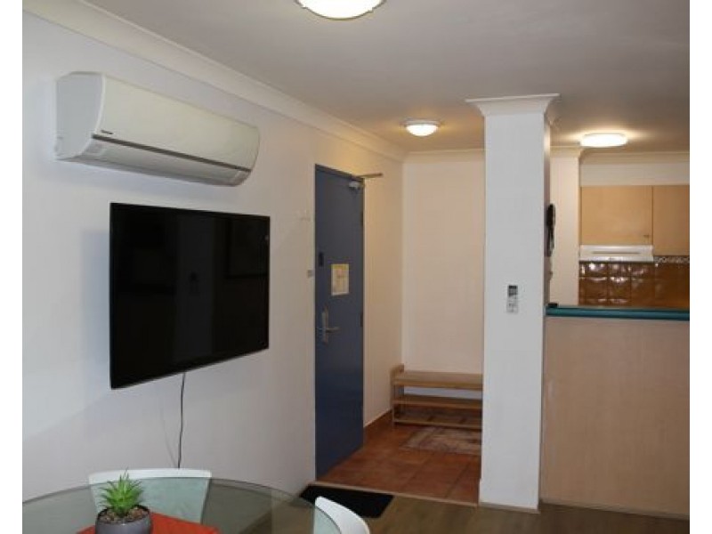 33/11-17 Philip Avenue, Broadbeach QLD 4218