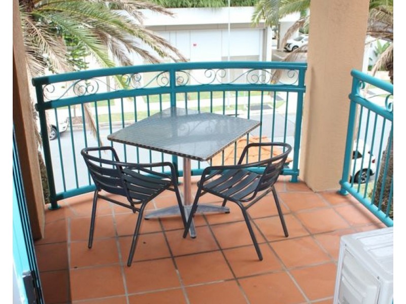 33/11-17 Philip Avenue, Broadbeach QLD 4218
