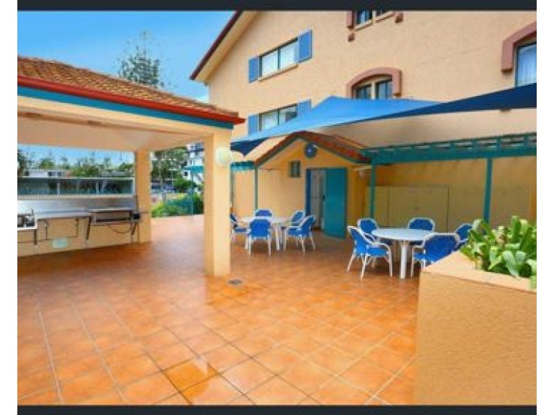 33/11-17 Philip Avenue, Broadbeach QLD 4218