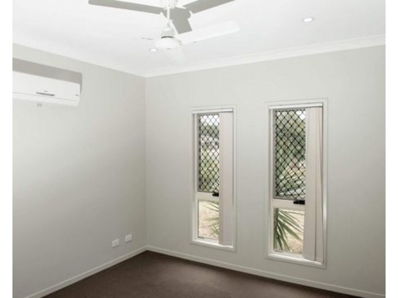 79 Francisca Dr, Augustine Heights QLD 4300