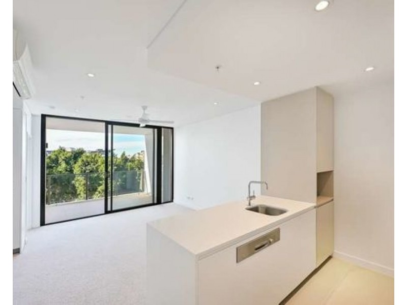 20302/320 MacArthur Ave, Hamilton QLD 4007