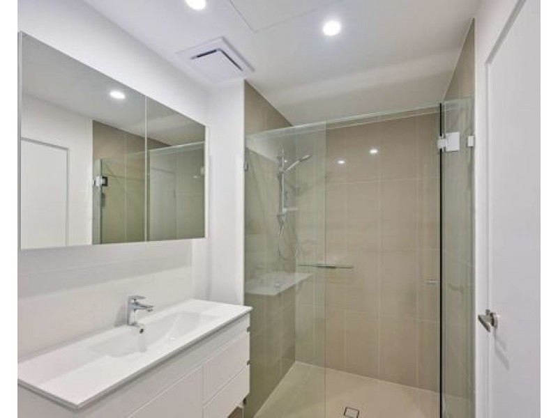 20302/320 MacArthur Ave, Hamilton QLD 4007