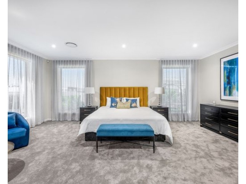 8823 The Point Circuit, Sanctuary Cove, Hope Island QLD 4212