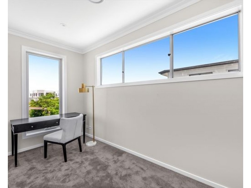 8823 The Point Circuit, Sanctuary Cove, Hope Island QLD 4212
