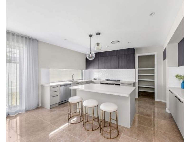 8823 The Point Circuit, Sanctuary Cove, Hope Island QLD 4212