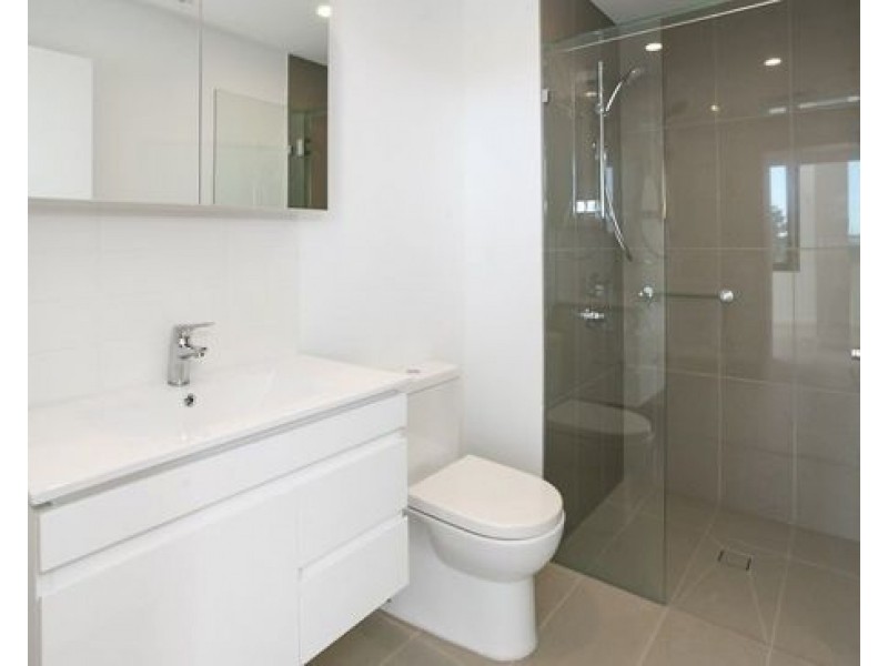 10314/320 MacArthur Ave, Hamilton QLD 4007