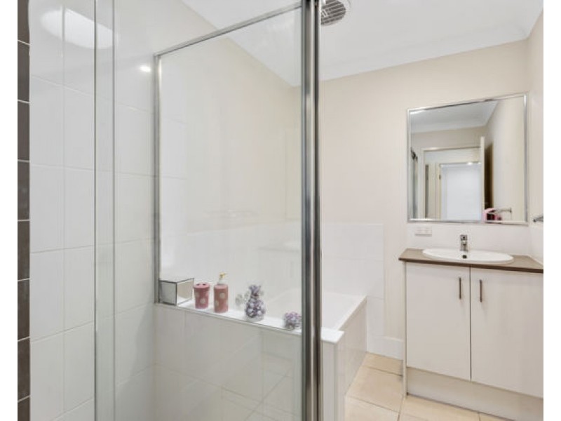 31/1 Emerald Place, Bridgeman Downs QLD 4035