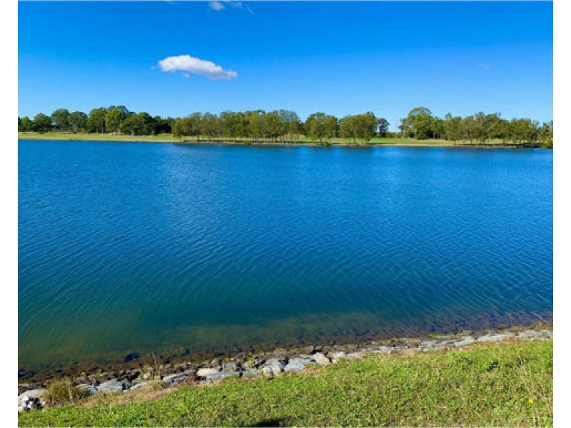 6076 LUGANO DRIVE, Hope Island QLD 4212