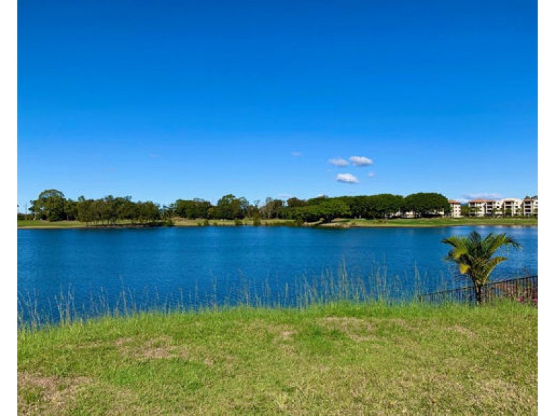 6076 LUGANO DRIVE, Hope Island QLD 4212