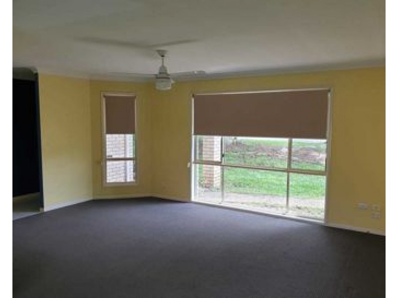 8 Madau Street, Mansfield QLD 4122