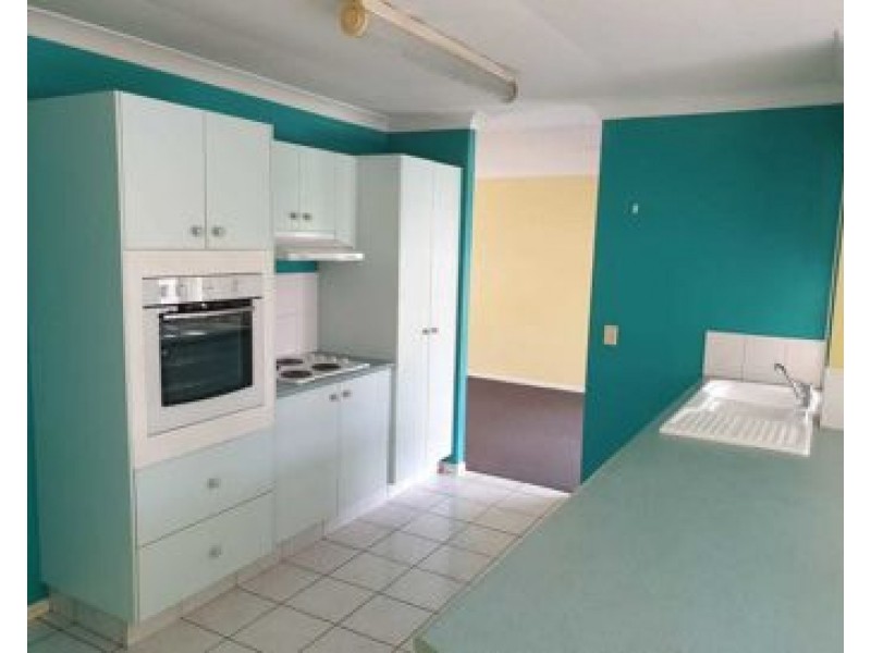 8 Madau Street, Mansfield QLD 4122