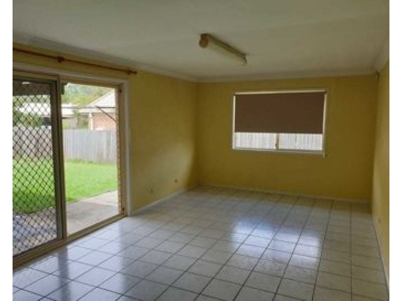 8 Madau Street, Mansfield QLD 4122