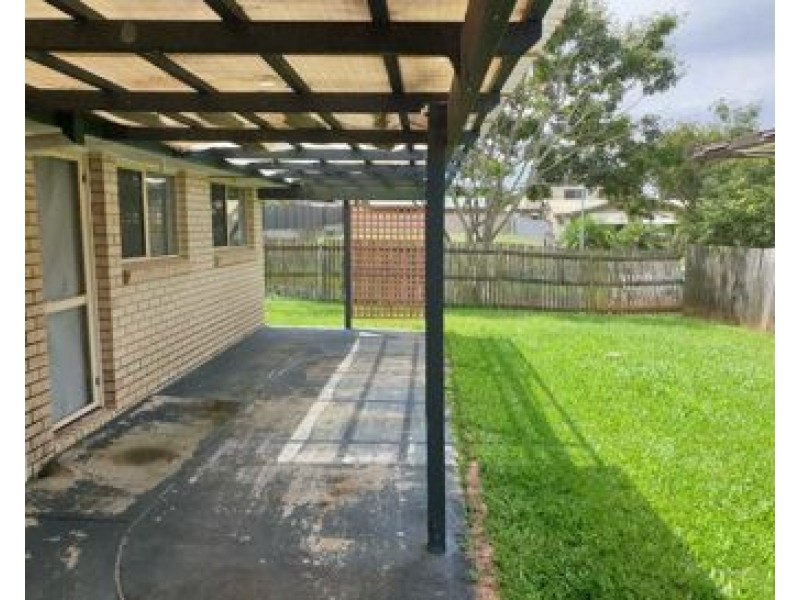 8 Madau Street, Mansfield QLD 4122