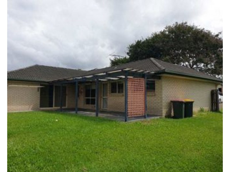 8 Madau Street, Mansfield QLD 4122