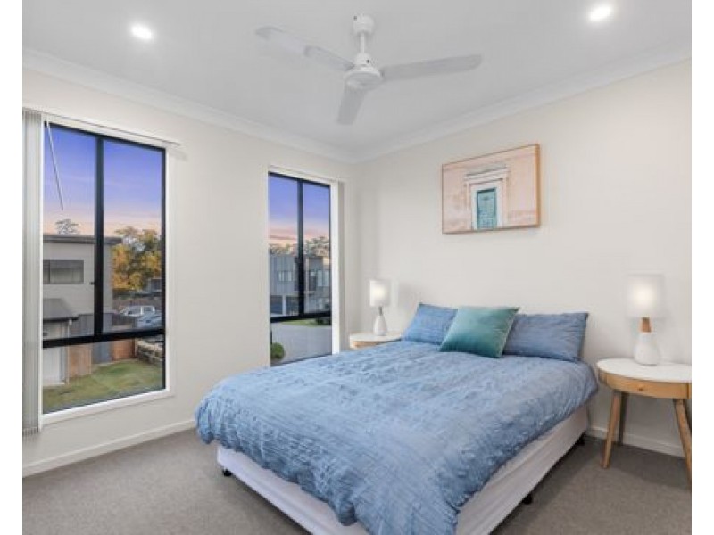 7 Franco Place, Bridgeman Downs QLD 4035