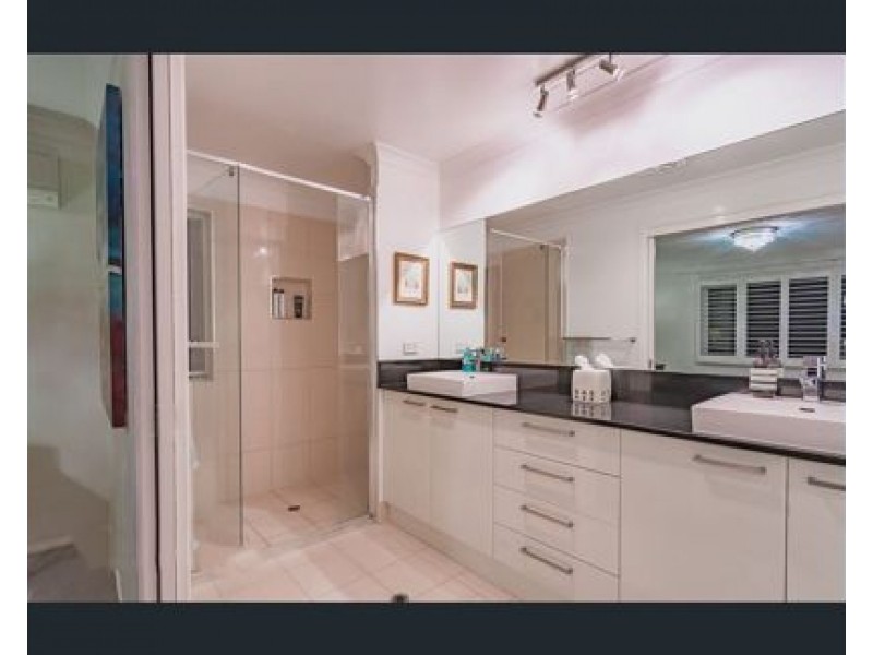 10 Jillinda Place, The Gap QLD 4061