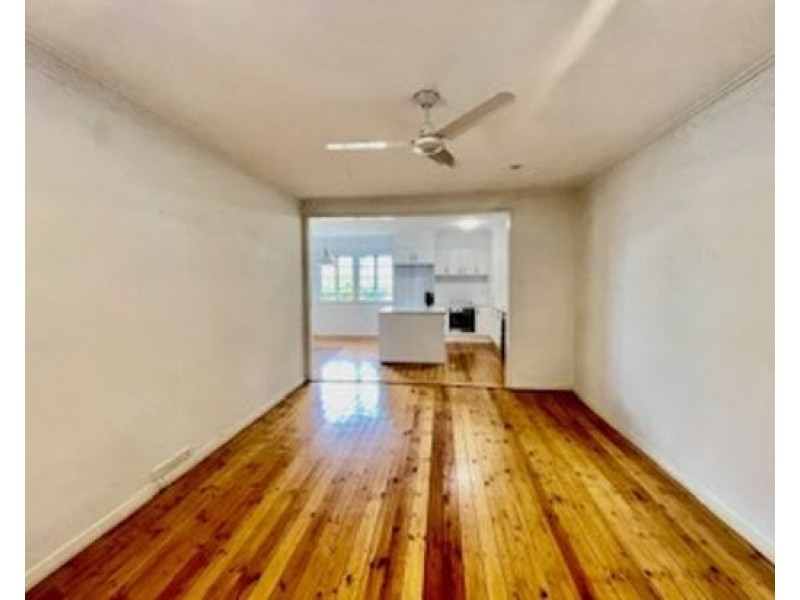 1181 Cavendish Road, Mount Gravatt East QLD 4122
