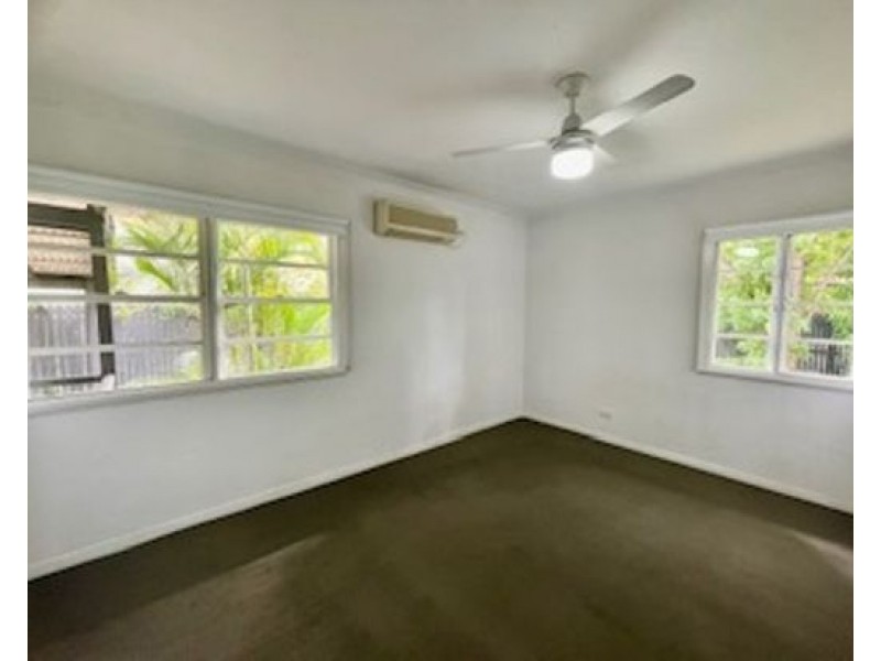 1181 Cavendish Road, Mount Gravatt East QLD 4122