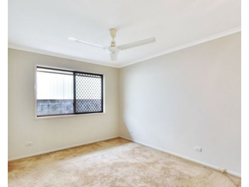 27 BROCHET ST, Mansfield QLD 4122