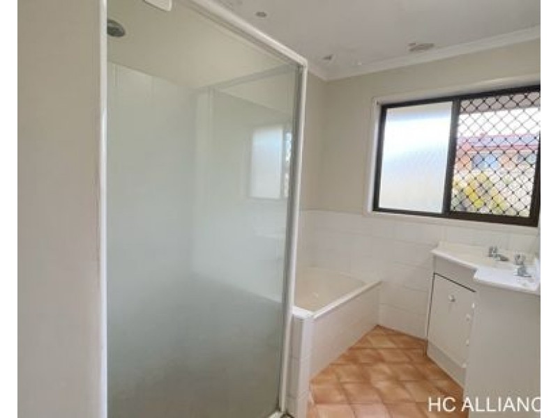 27 BROCHET ST, Mansfield QLD 4122