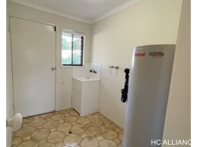 27 BROCHET ST, Mansfield QLD 4122