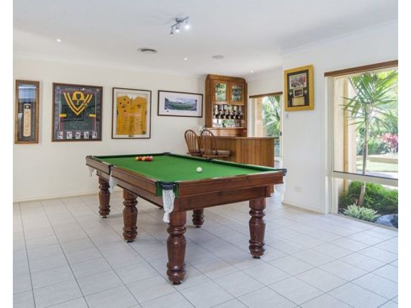 2128 Fernlea Close, Hope Island QLD 4212