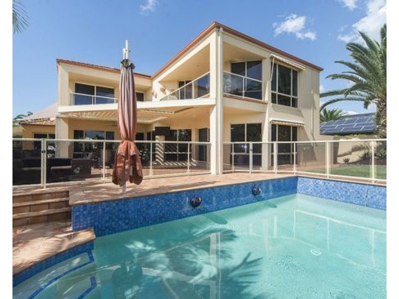 2128 Fernlea Close, Hope Island QLD 4212