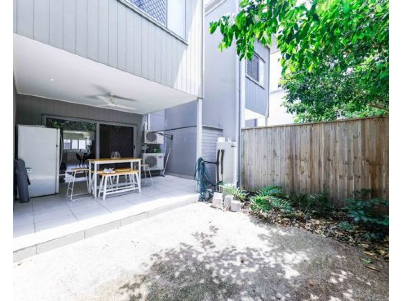 397 Trouts Road, Chermside West QLD 4032