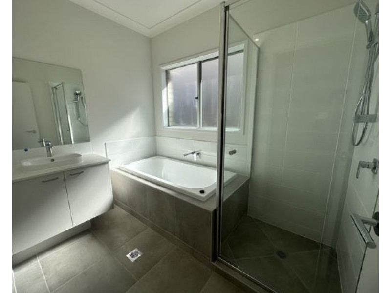 8 Achilles Street, Greenbank QLD 4124