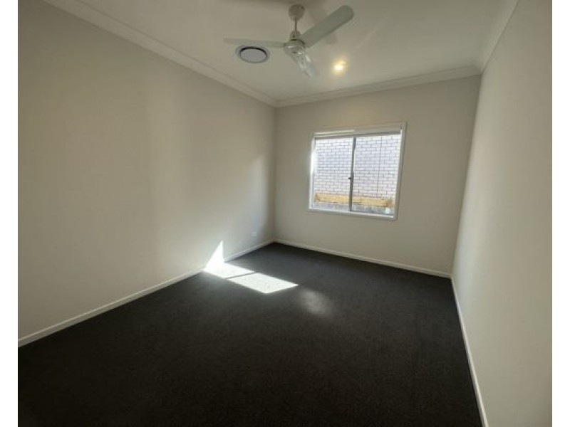 8 Achilles Street, Greenbank QLD 4124