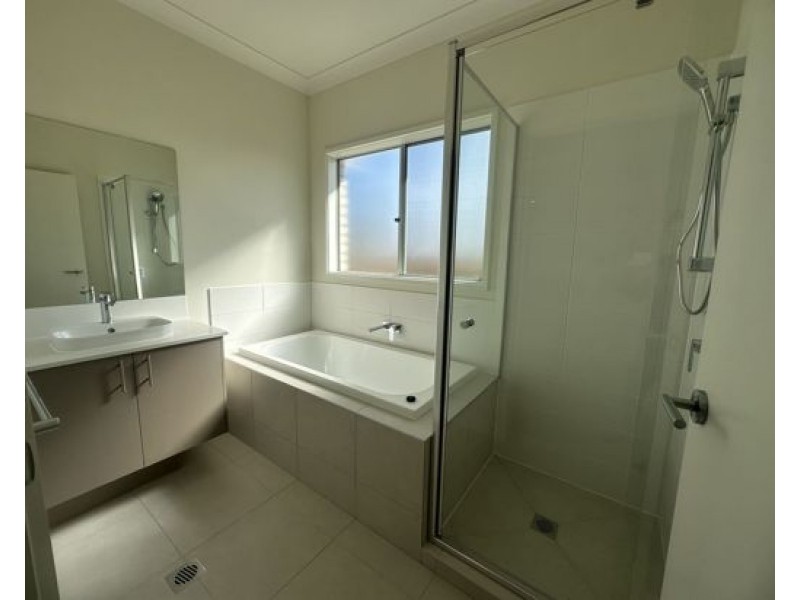 10 Achilles Street, Greenbank QLD 4124