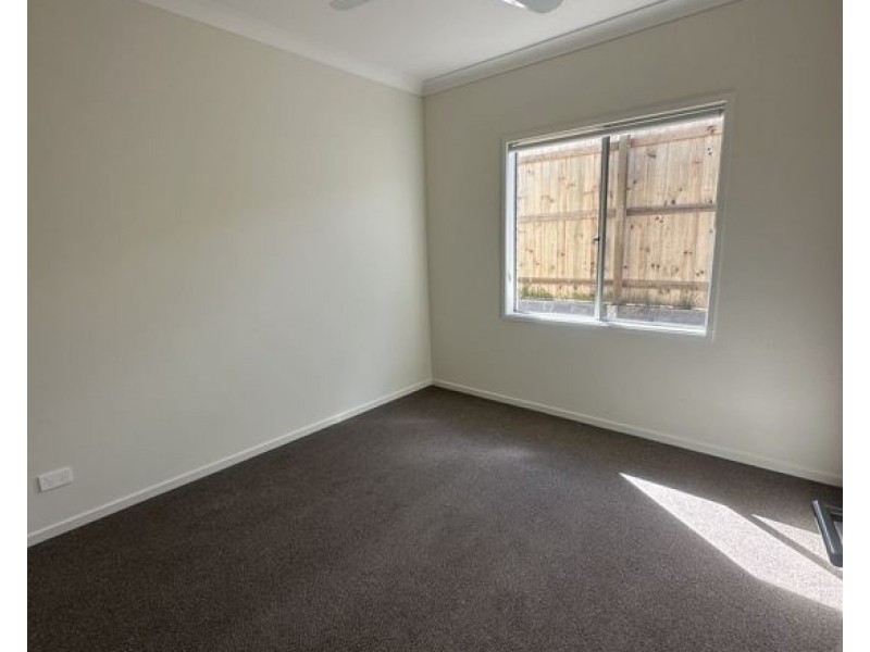 10 Achilles Street, Greenbank QLD 4124