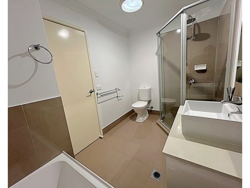 18 30 Girraween Cres, Parkinson QLD 4115