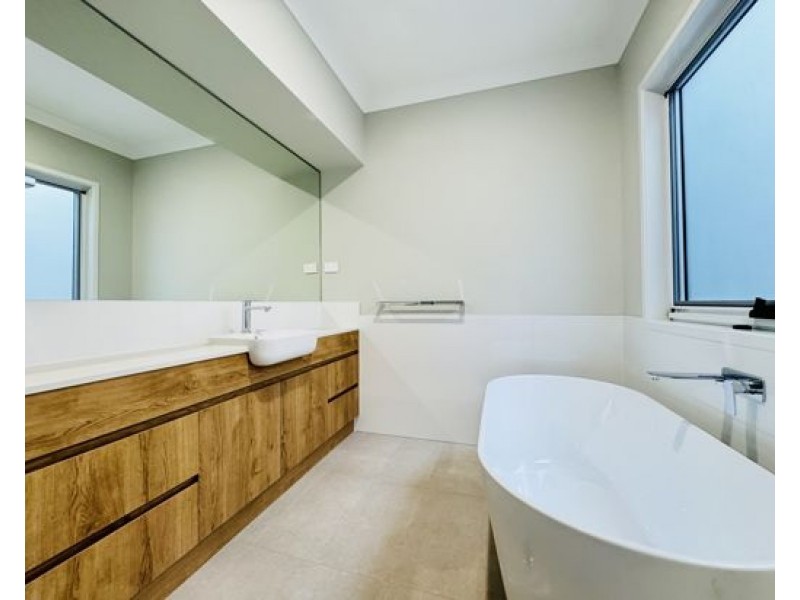 76 Tempo Drive, Ripley QLD 4306