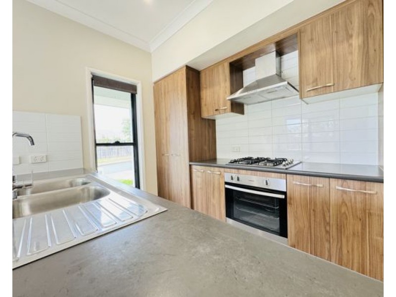 1B CHARLES AVENUE, Pimpama QLD 4209