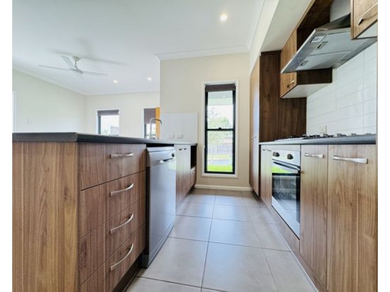 1B CHARLES AVENUE, Pimpama QLD 4209