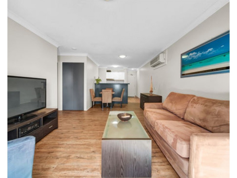 22 / 11 – 17 Philip Avenue, Broadbeach QLD 4218