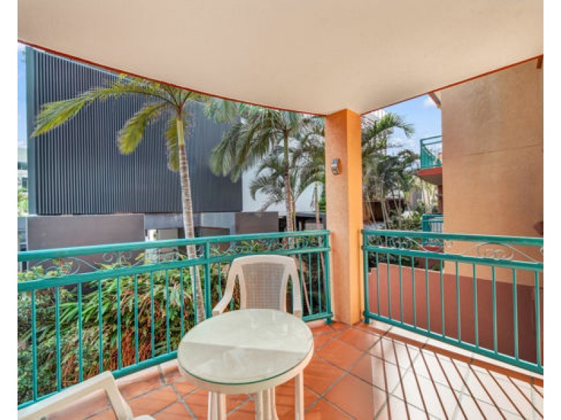 22 / 11 – 17 Philip Avenue, Broadbeach QLD 4218