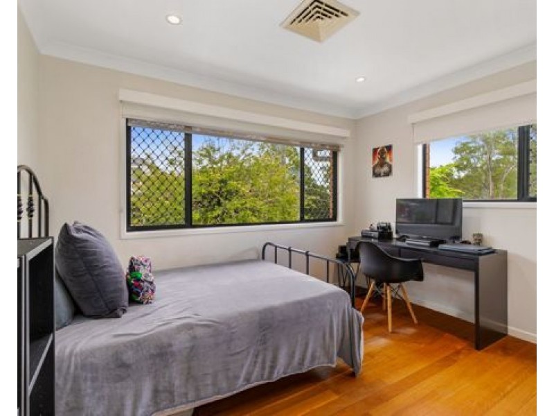 53 KENHAVEN STREET, Kenmore QLD 4069