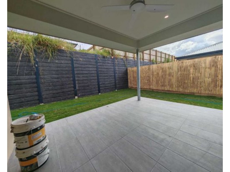 3 Rosa Street, Ripley QLD 4306