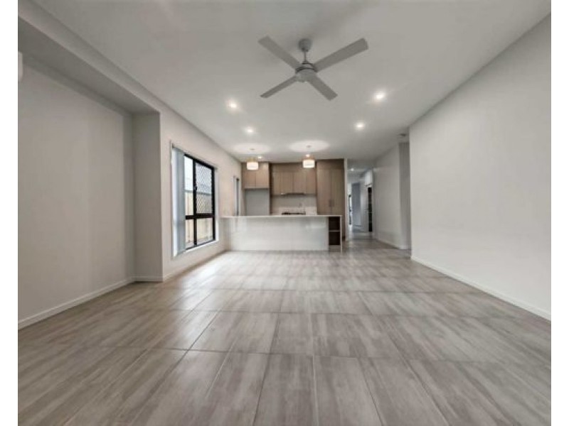 5 Zinnia Way, Ripley QLD 4306