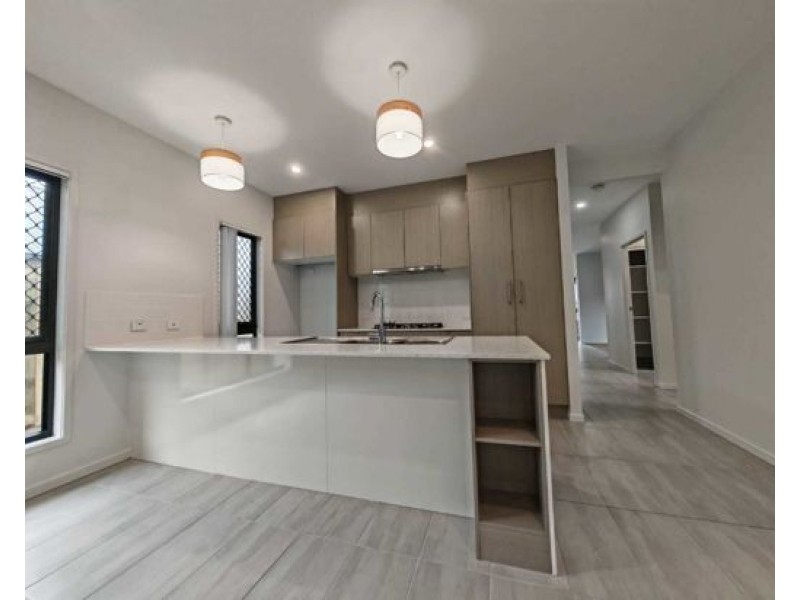 5 Zinnia Way, Ripley QLD 4306