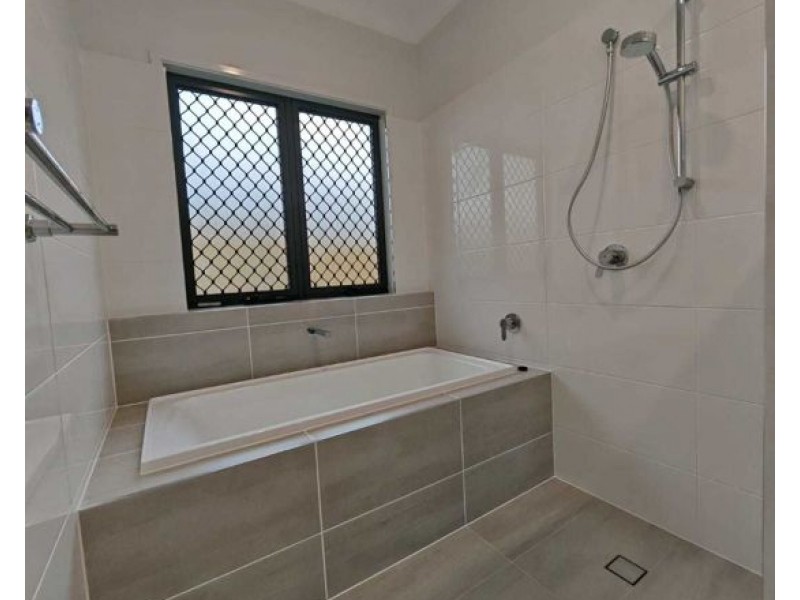 5 Zinnia Way, Ripley QLD 4306