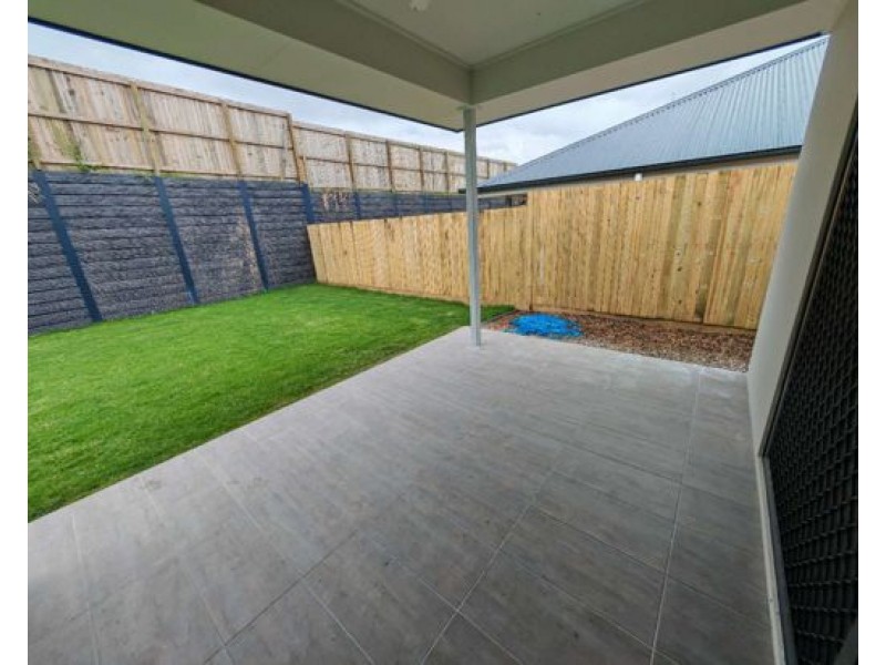 5 Zinnia Way, Ripley QLD 4306